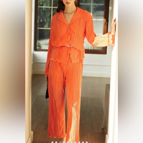 Boohoo Pleated Button Up Shirt And Pants Set - Tangerine Small NEW without tags - Picture 4 of 5